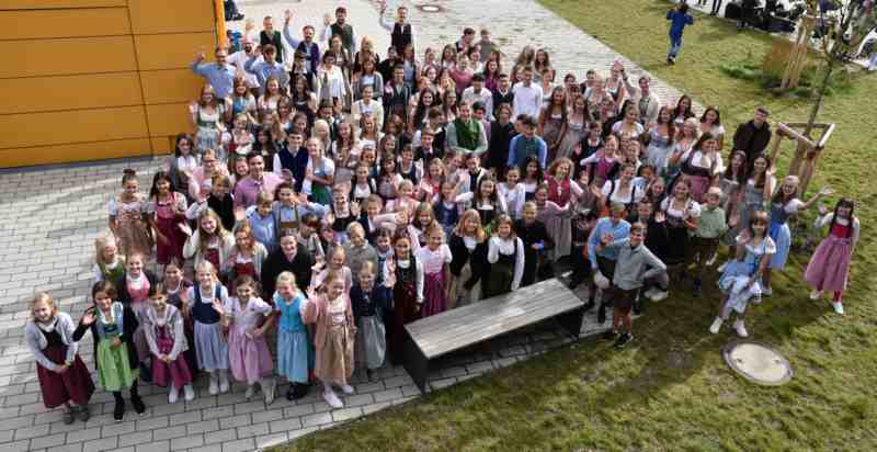 Gruppenfoto in Tracht